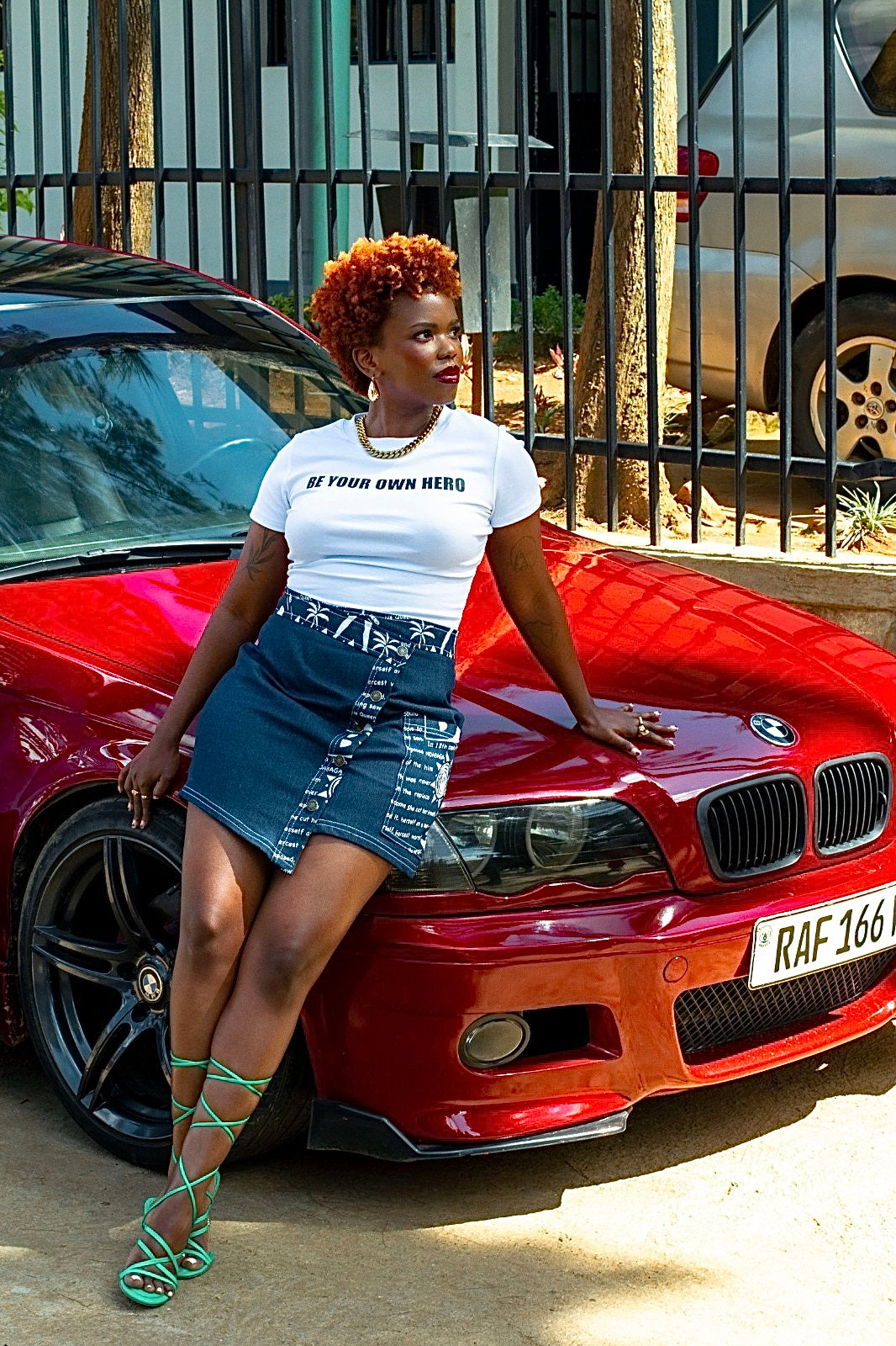 BE YOUR OWN HERO Cropped top